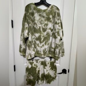 **SUPER CUTE** Free People Olive Tie-Dye